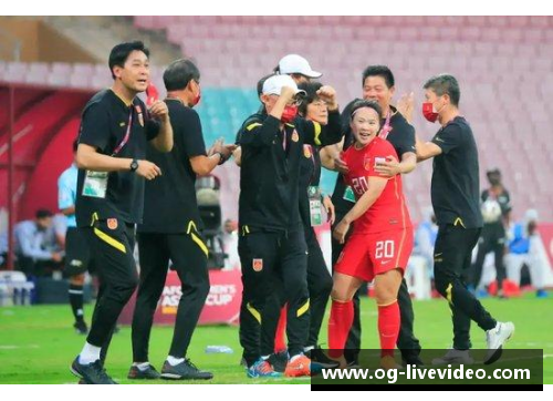 香港女足教练：领航球场的女性力量